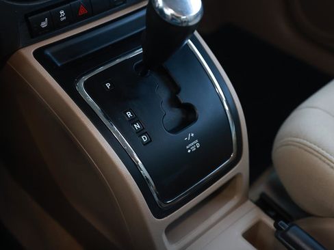 Used 2016 Jeep Patriot Latitude w/ Sun/Sound Group image 37