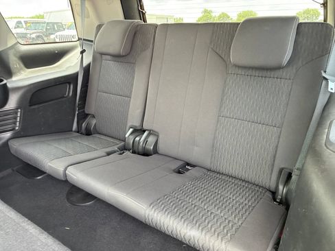 Used 2020 GMC Yukon SLE RWD image 11