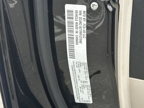 Used 2024 Chrysler Pacifica Select image 35