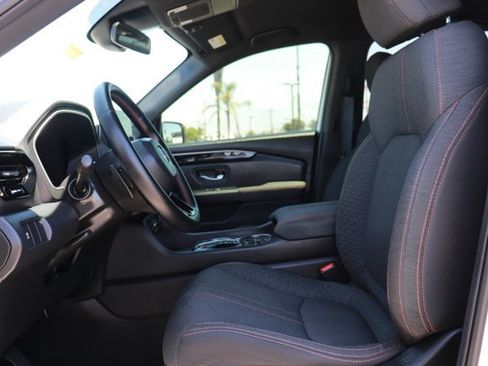 Certified 2025 Honda Pilot Sport image 12