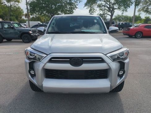 Used 2022 Toyota 4Runner SR5 Premium w/ Moonroof Package RWD image 4