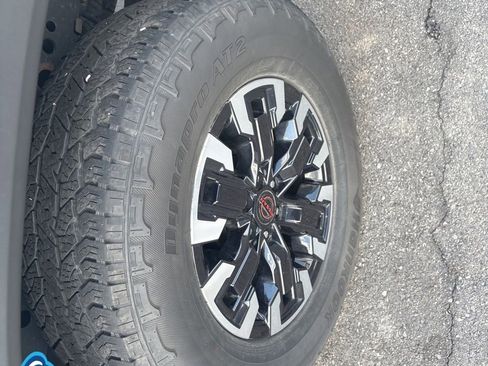 Used 2023 Nissan Frontier PRO-4X w/ Pro Convenience Package image 11