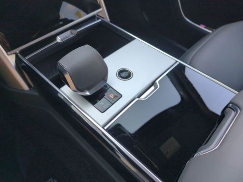 New 2026 Land Rover Range Rover SE image 22
