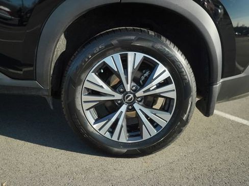 Used 2023 Nissan Rogue SV image 40