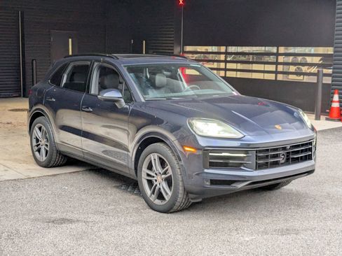 Used 2026 Porsche Cayenne AWD/4WD image 7