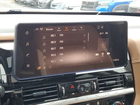 New 2026 Nissan Pathfinder Platinum image 14