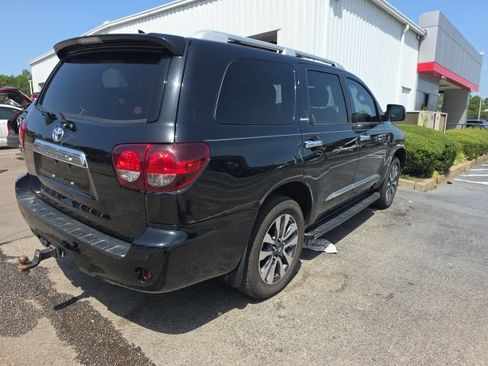 Used 2019 Toyota Sequoia Limited w/ Safety & Convenience Package AWD/4WD image 4