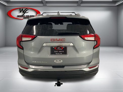 Used 2024 GMC Terrain SLT w/ LPO, Cargo Package FWD image 7