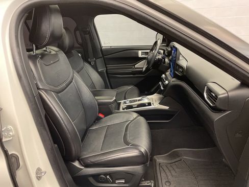 Used 2020 Ford Explorer ST w/ ST Street Pack image 28