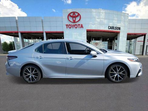 Certified 2023 Toyota Camry SE FWD image 4