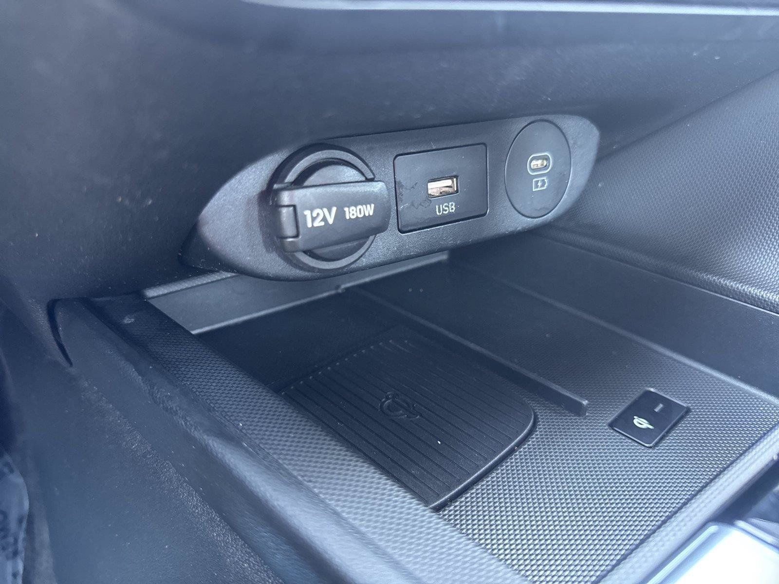 Used 2025 Hyundai Elantra SEL FWD image 27