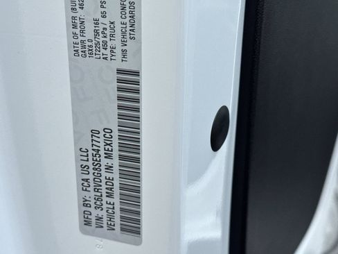 Used 2025 RAM ProMaster 2500 w/ Convenience Group image 28