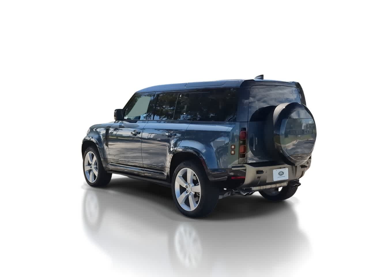 Certified 2025 Land Rover Defender 110 X-Dynamic SE AWD/4WD image 6