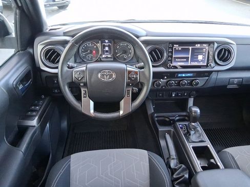 Used 2023 Toyota Tacoma TRD Off-Road image 9