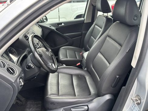 Used 2017 Volkswagen Tiguan S FWD image 13