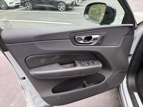 Certified 2025 Volvo XC60 B5 Plus image 25