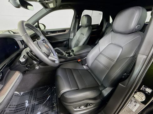 Certified 2026 Porsche Cayenne S AWD/4WD image 5