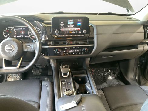 Used 2022 Nissan Pathfinder SV AWD/4WD image 11