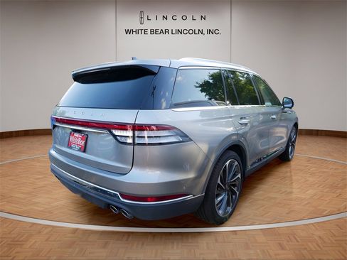Used 2023 Lincoln Aviator Reserve w/ Equipment Group 201A image 4