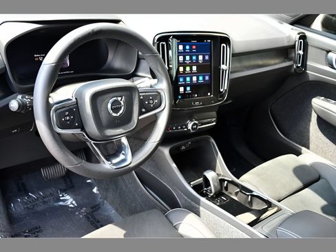 Certified 2023 Volvo C40 P8 Recharge Plus w/ Climate Package AWD/4WD image 13