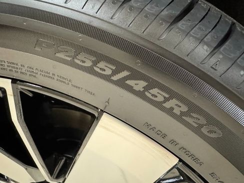 New 2025 Mitsubishi Outlander SE image 28