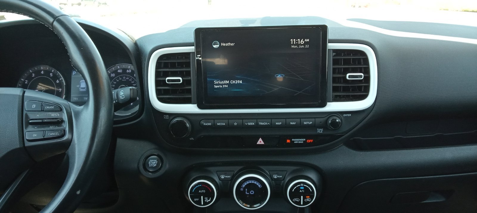 Used 2022 Hyundai Venue Limited FWD image 13