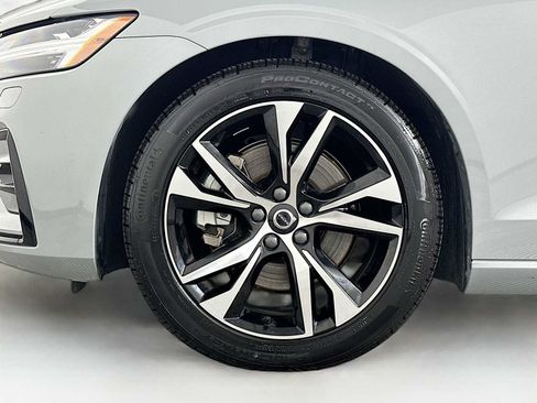 Used 2025 Volvo S60 B5 Core image 29