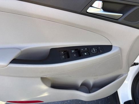 Used 2019 Hyundai Tucson SE w/ Cargo Package image 23