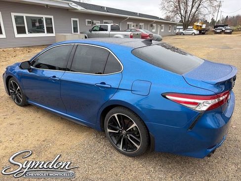 Used 2020 Toyota Camry XSE FWD image 5