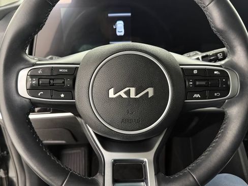Used 2024 Kia Sportage EX FWD image 9