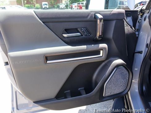 Used 2025 GMC Hummer EV 2X AWD/4WD image 24