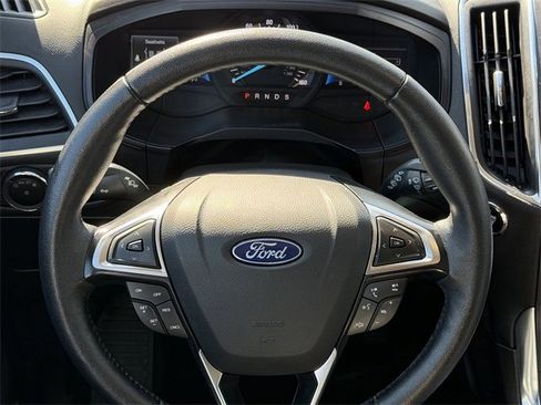 Used 2024 Ford Edge Titanium image 11