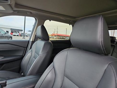 Used 2025 Nissan Rogue Platinum w/ Platinum Premium Package image 12