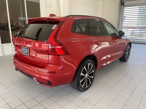 Certified 2023 Volvo XC60 B5 Plus image 4