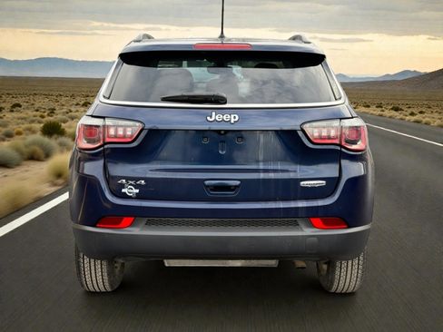 Used 2018 Jeep Compass Latitude w/ Cold Weather Group image 9