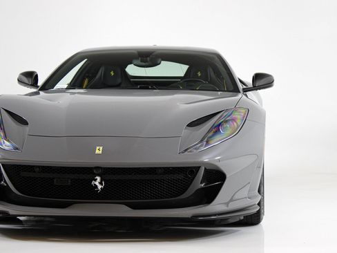Used 2019 Ferrari 812 Superfast RWD image 14