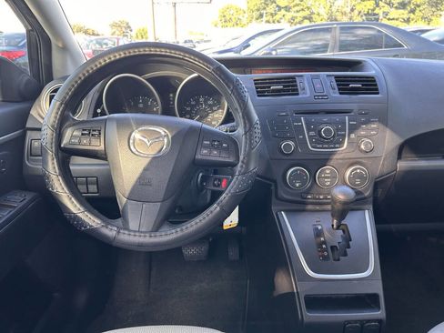 Used 2013 MAZDA MAZDA5 Sport image 16