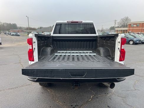Used 2024 Chevrolet Silverado 2500 Custom w/ Custom Value Package image 33