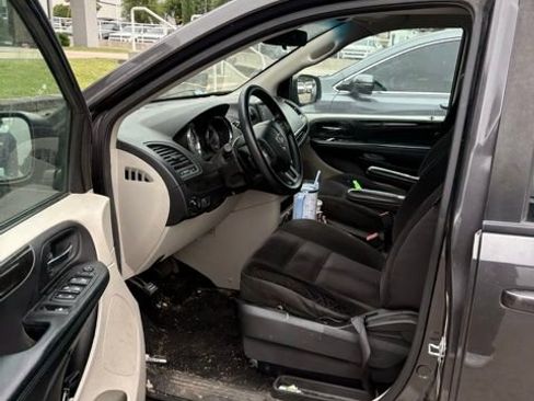 Used 2017 Dodge Grand Caravan SE w/ Power Window Group FWD image 3