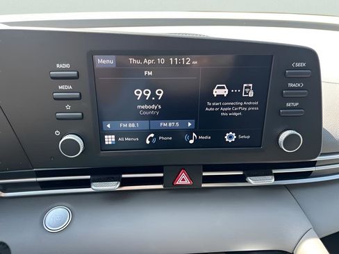 Used 2025 Hyundai Elantra Sport image 28