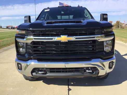 New 2026 Chevrolet Silverado 3500 LT image 10