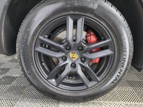 Used 2017 Porsche Cayenne AWD/4WD image 16