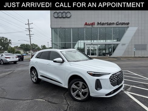 Used 2025 Audi Q5 Premium Plus w/ Premium Plus AWD/4WD image 1