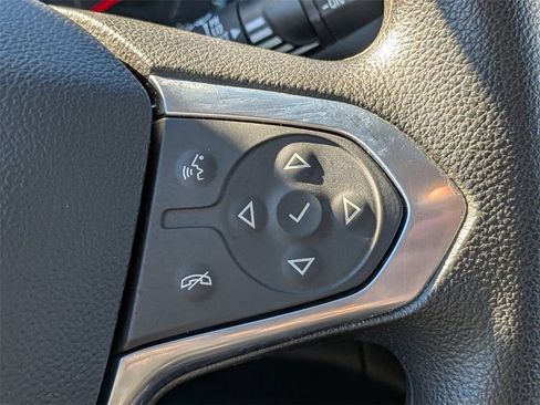 Used 2021 Chevrolet Traverse LS image 26