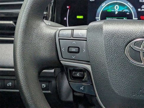 Used 2025 Toyota Camry LE image 13