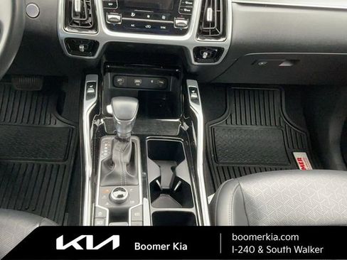 Certified 2022 Kia Sorento SX AWD/4WD image 24
