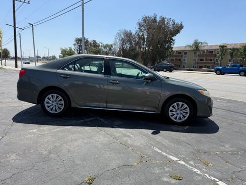 Used 2012 Toyota Camry LE FWD image 7