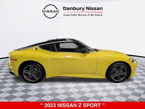 Used 2023 Nissan Z w/ Floor Mat Package RWD image 2