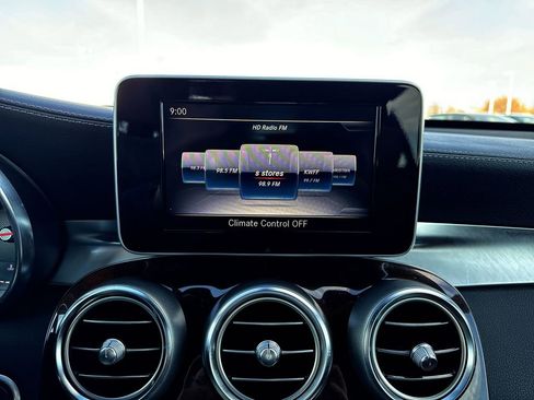 Used 2019 Mercedes-Benz GLC 300 GLC 300 w/ Leather Seating Package image 16