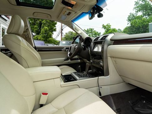 Used 2018 Lexus GX 460 Luxury AWD/4WD image 11